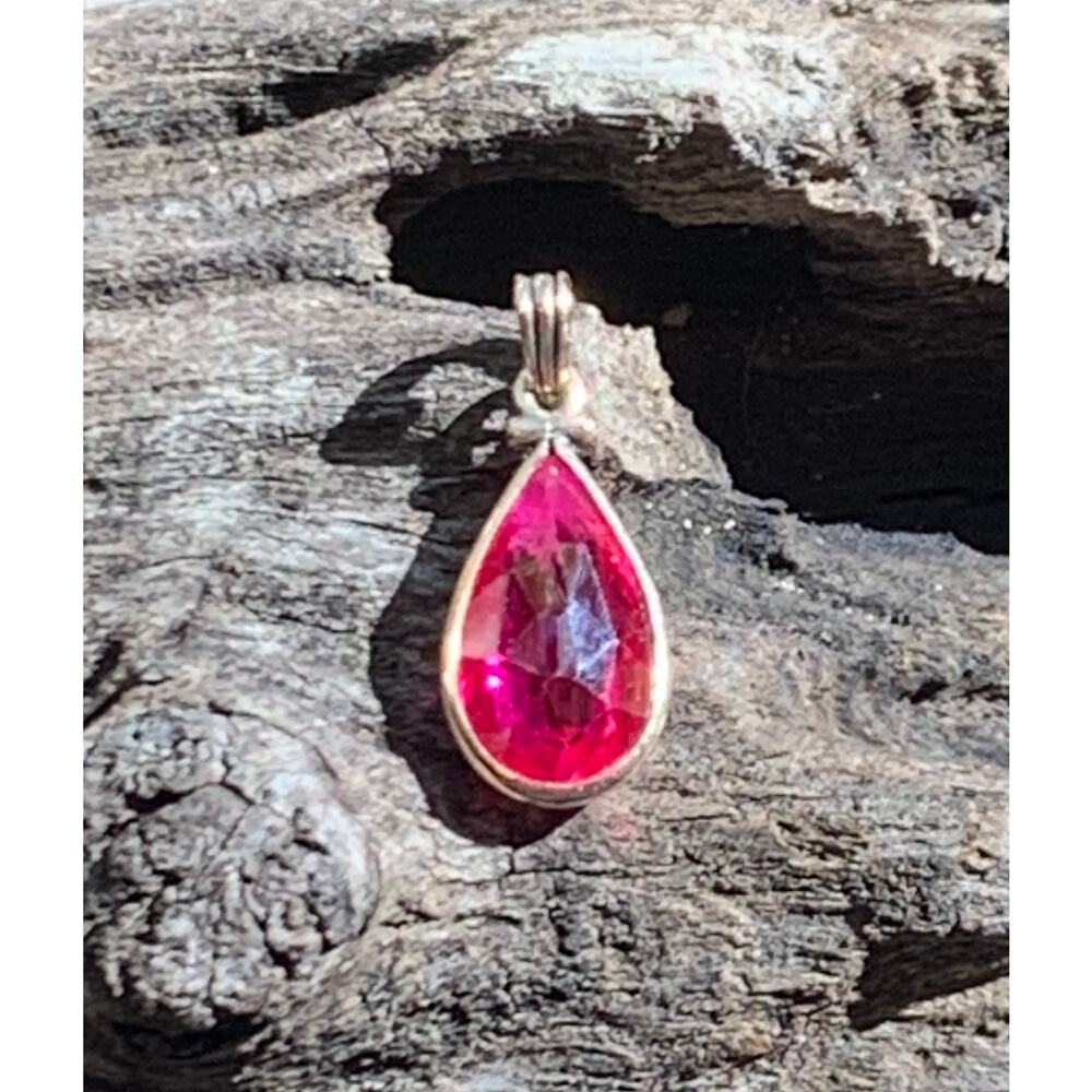 10K Yellow Gold Faceted Teardrop Shape Ruby Pendant Vintage - Picture 2 of 6